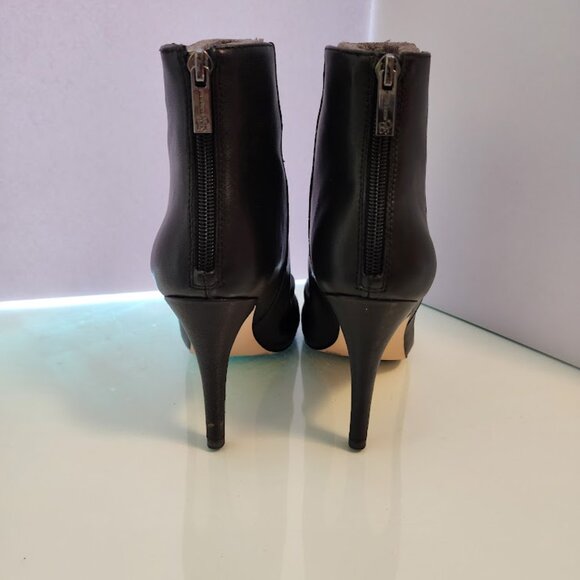 Jessica Simpson Black Leather Heeled Ankle Boots - Picture 4 of 7